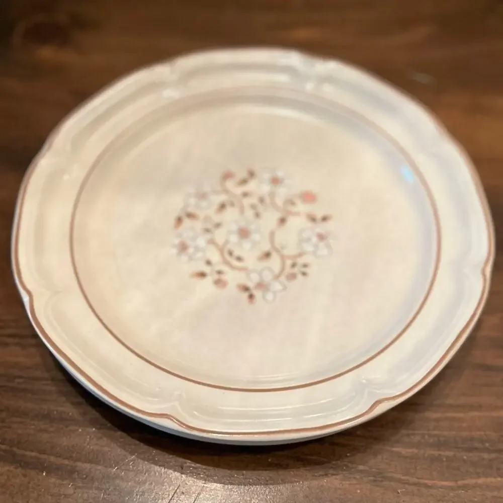 The Covington Edition Idlewild Dinner‎ Plates Cream Set 4 Vintage Cottagecore